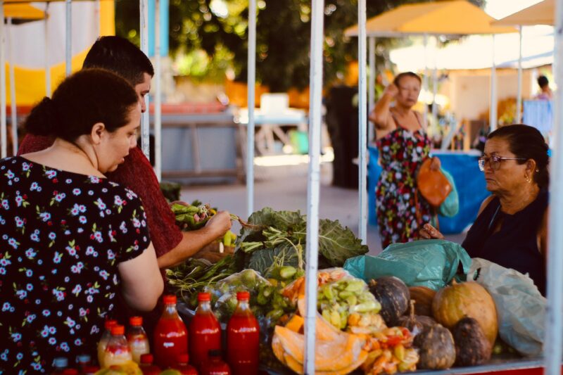 ”É um incentivo para a agricultura familiar e uma renda extra para o início do mês”, diz agricultor em mais uma edição da Feira de Agricultura e Arte