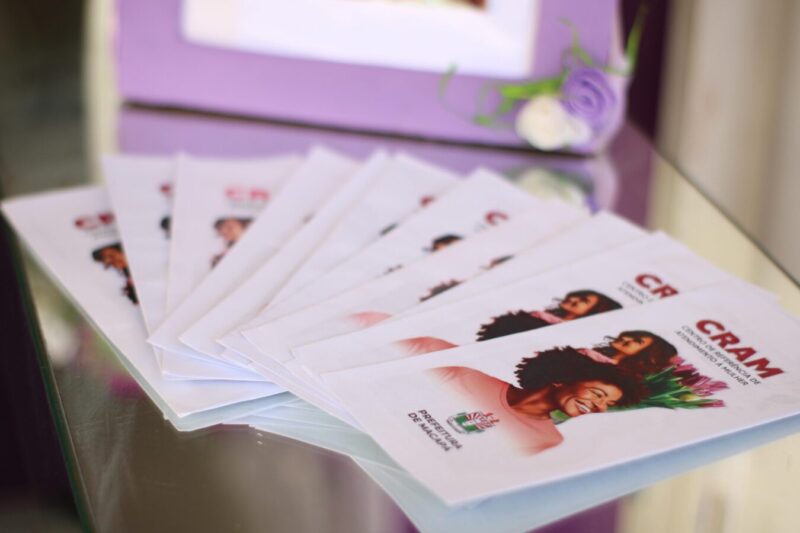 Projeto Bem Viver Mulher encerra Outubro Rosa com ação na Praça Veiga Cabral