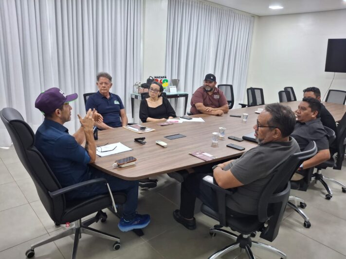 Prefeitura de Macapá articula ações com o setor do açaí para reforçar combate à doença de Chagas