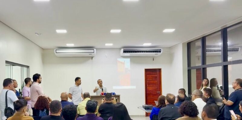 Prefeito Pedro DaLua homenageia jornalistas e apresenta balanço dos primeiros 30 dias de gestão em Macapá