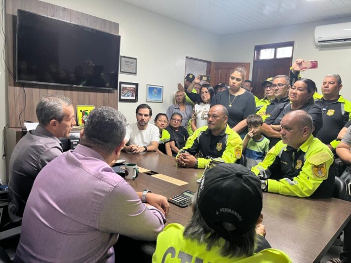 Prefeito Pedro DaLua reúne com sindicato da Ctmac para discutir avanço do PCCR da categoria
