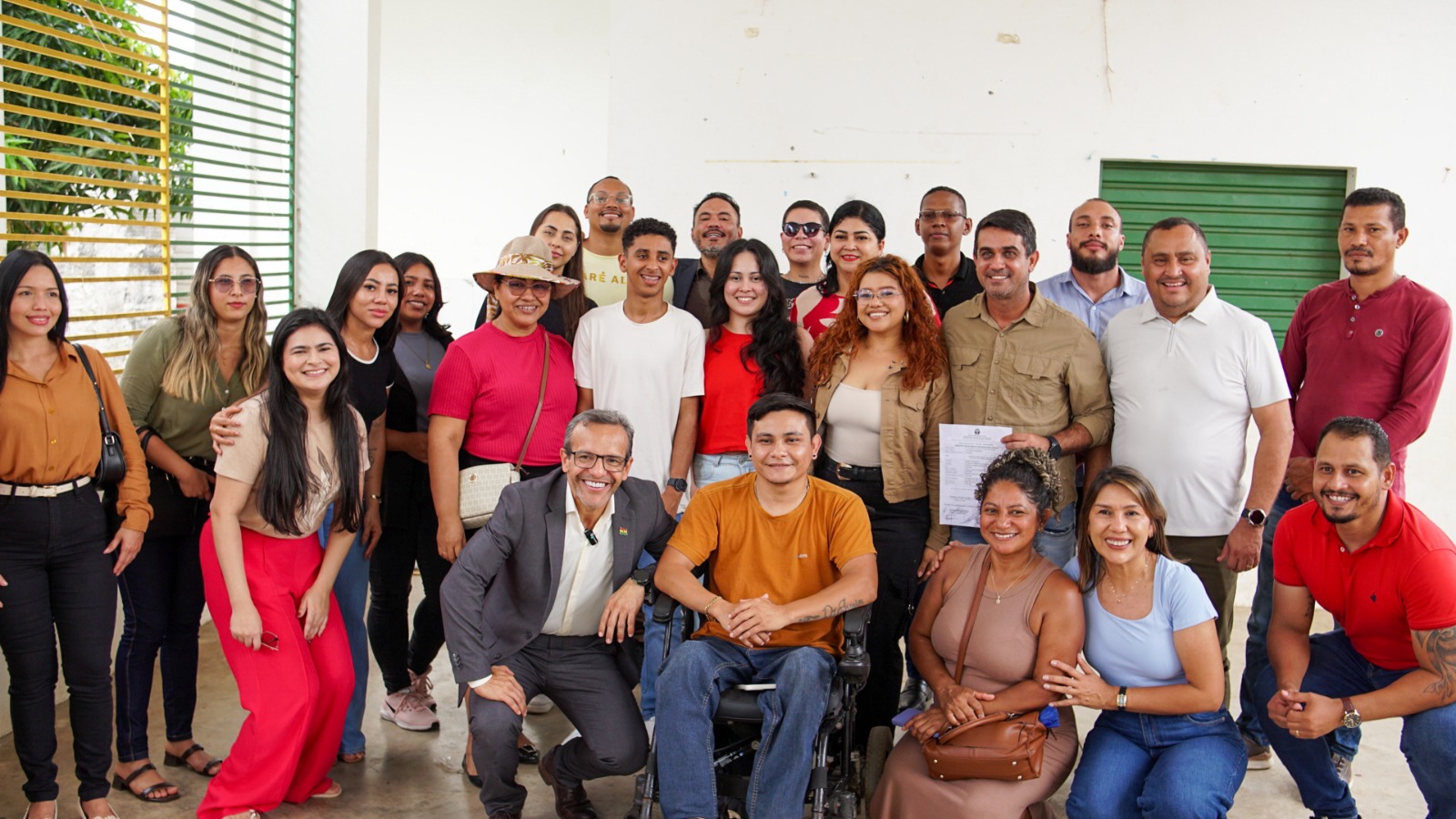 Mutirão “Prefeitura Presente, Cuidando de Todos”: prefeito DaLua assina ordem de serviço para pintura e revitalização do Residencial Mucajá