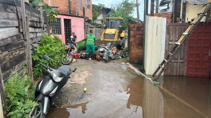 Prefeitura atua com força-tarefa para atender famílias afetadas por alagamento no Conjunto Barcellos