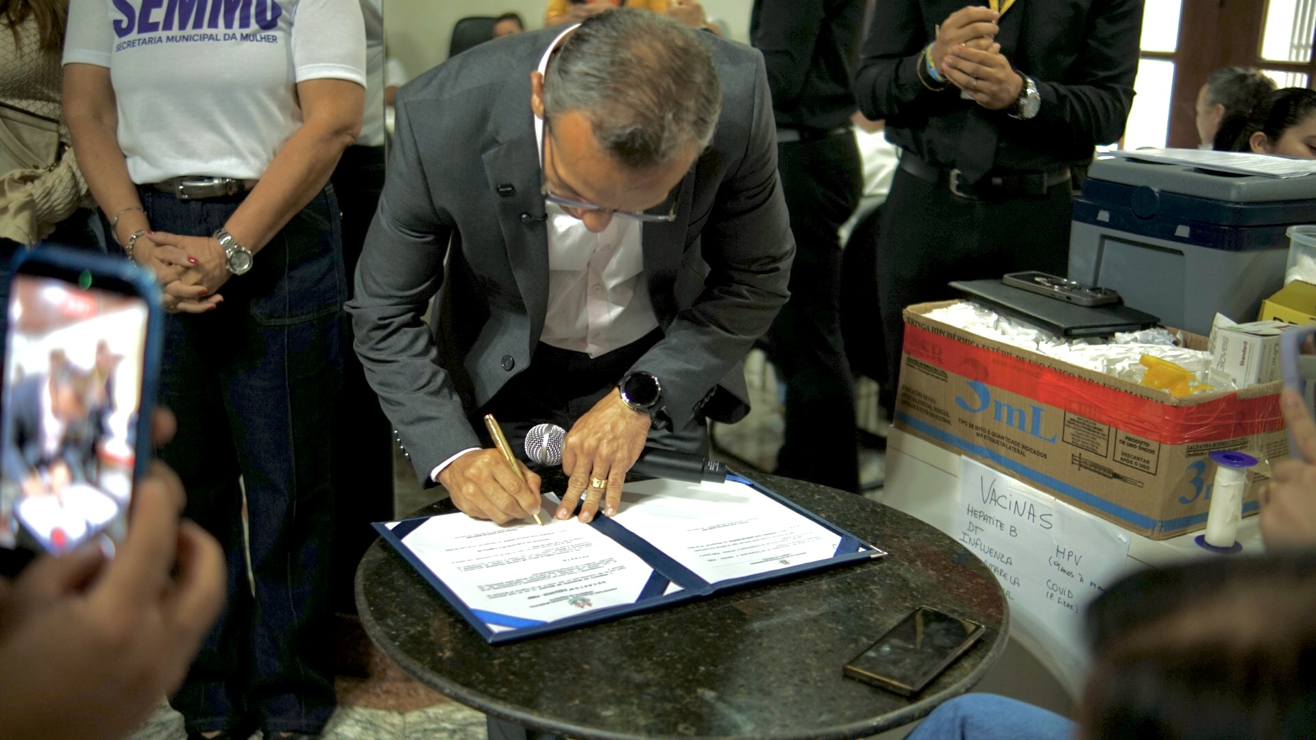 Prefeito de Macapá assina Lei Complementar que integra CRAM à Secretaria Municipal da Mulher