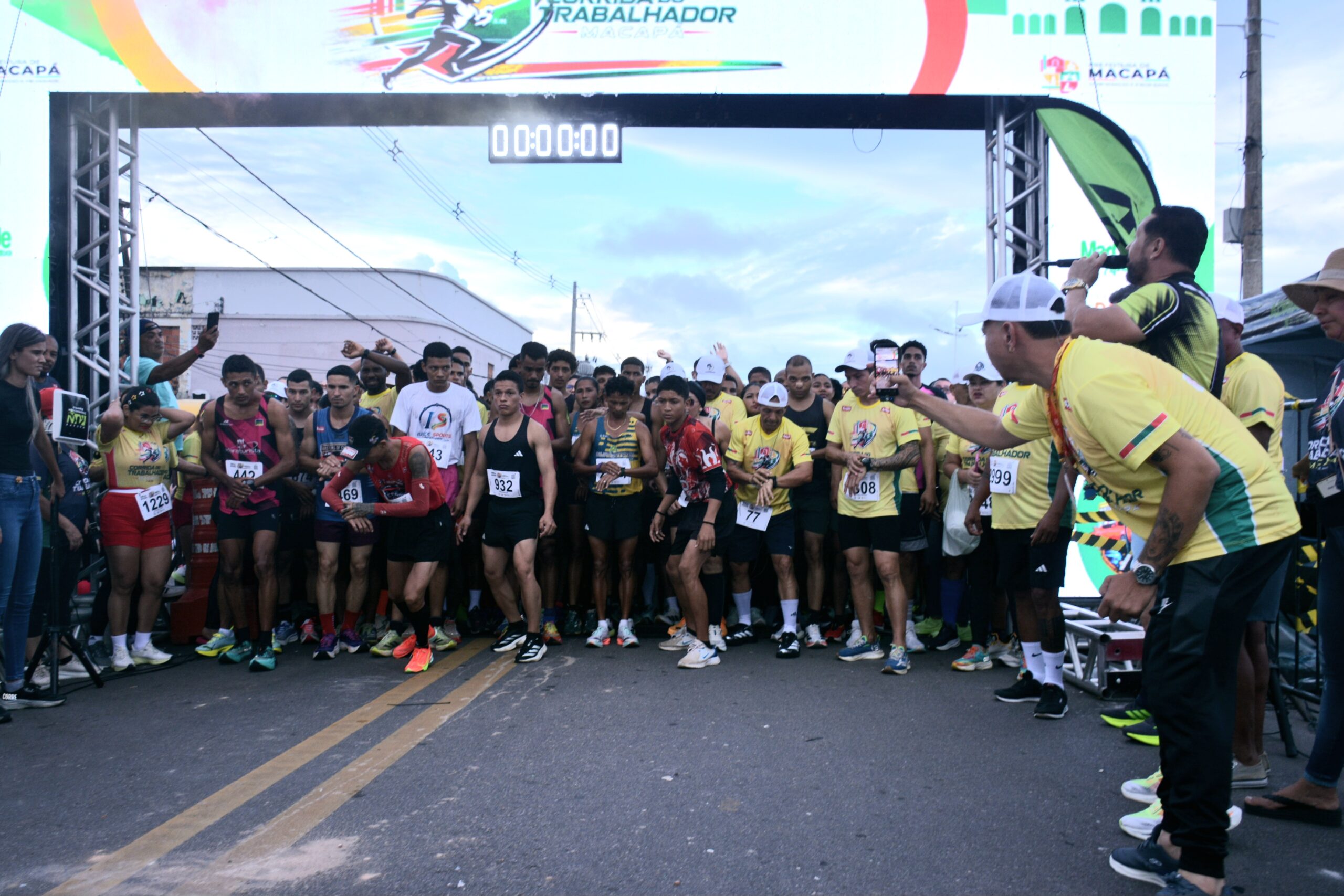 Corrida do Trabalhador reúne multidão e fecha programação da Prefeitura com festa, esporte e participação popular