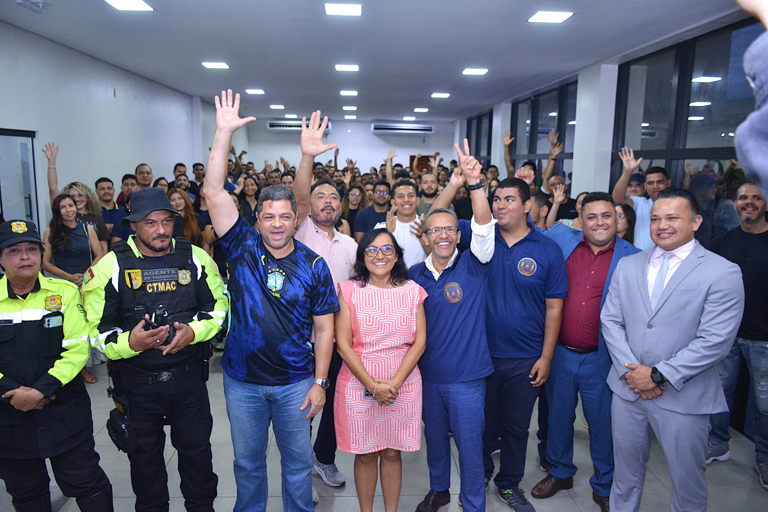 Pedro DaLua recebe Comissão dos Concurseiros da Guarda Municipal e Ctmac após atualização de edital