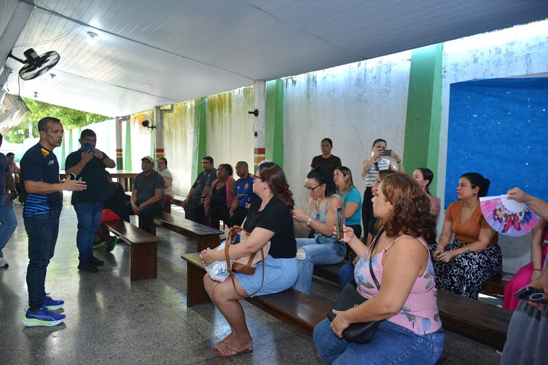 Prefeito Pedro DaLua garante solução para problemas elétricos e de esgoto na Escola Professora Guita