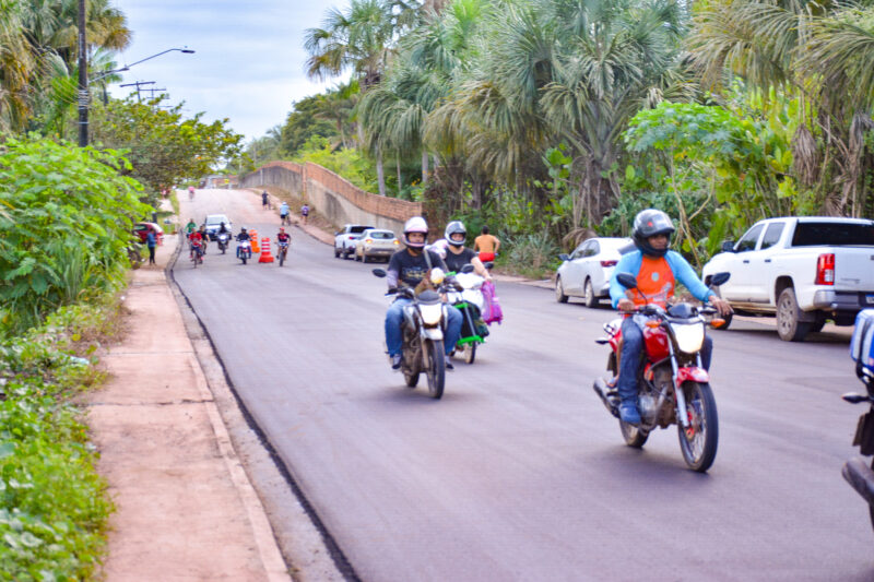 Prefeito DaLua vistoria obras que vão garantir mais mobilidade e segurança na rua Carlos Lins Côrtes, na Zona Norte de Macapá