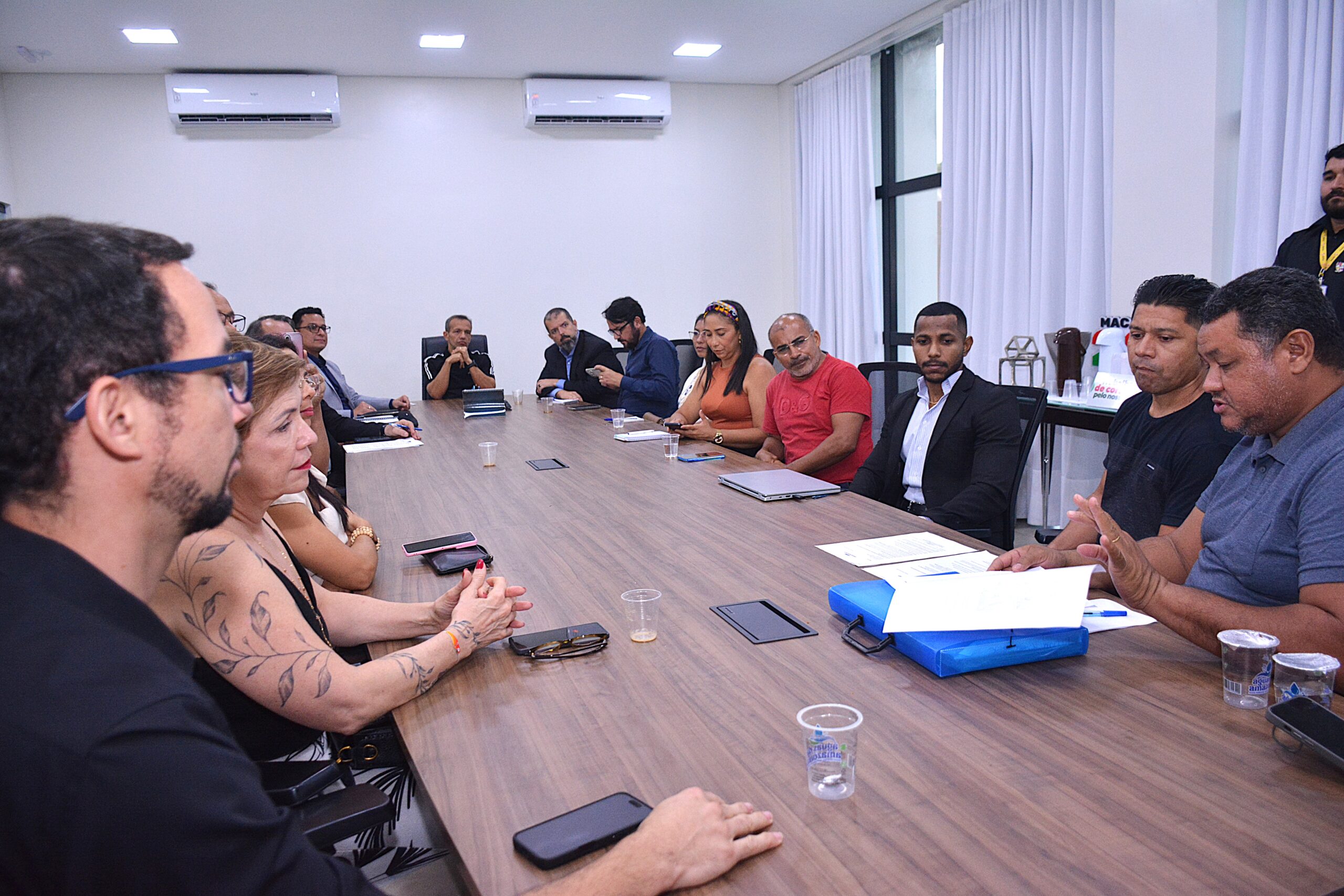 Comissão entre Prefeitura de Macapá e Governo do Estado buscará solução para famílias do Recanto do Marabaixo
