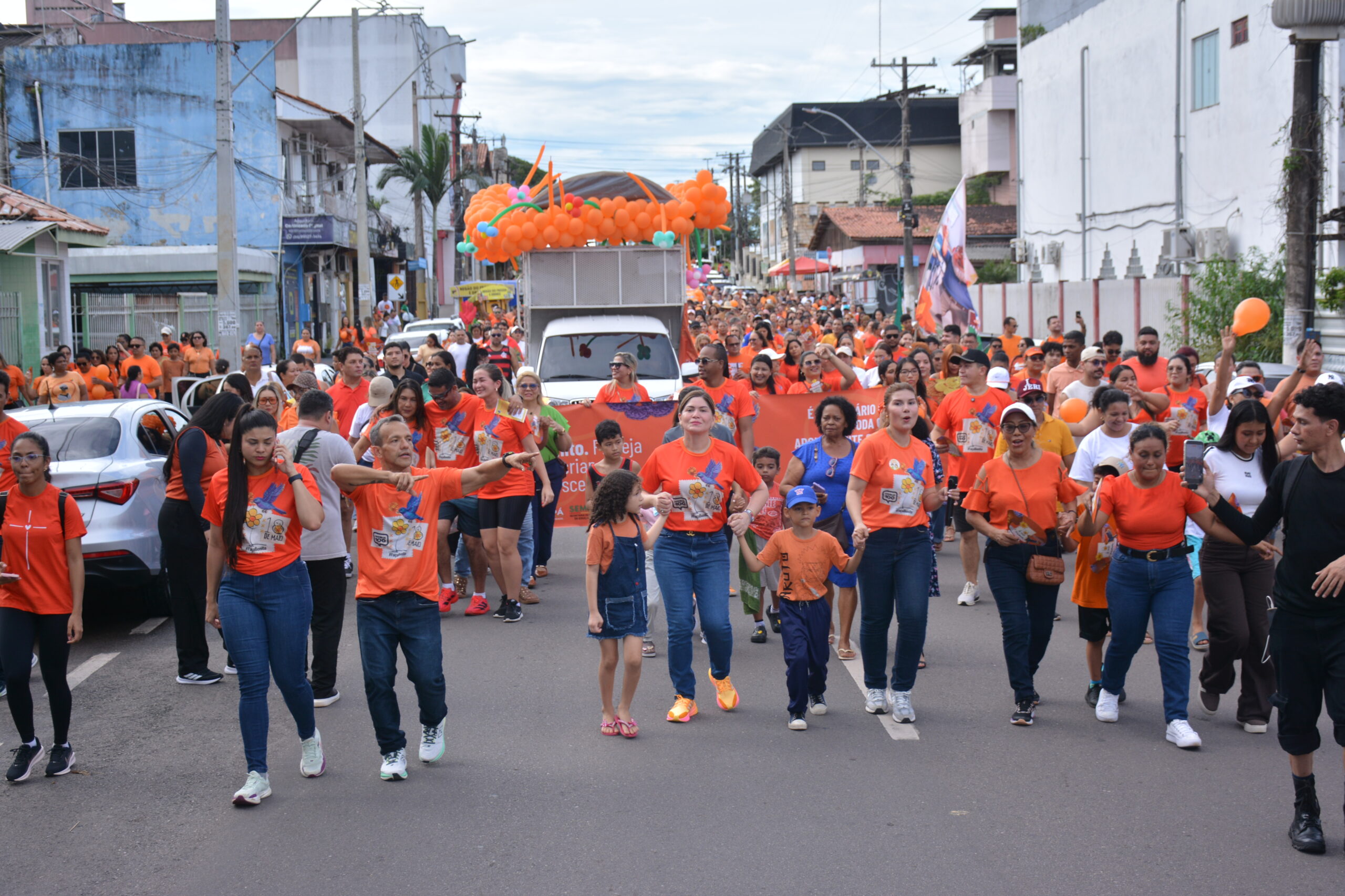 Caminhada Maio Laranja da Prefeitura de Macapá mobiliza a população na luta contra o abuso e a exploração sexual de crianças e adolescentes