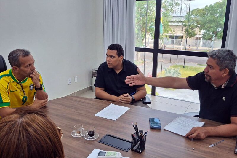 Representantes do Sindicato das Categorias Auxiliares em Extinção buscam benefícios para a categoria junto ao município