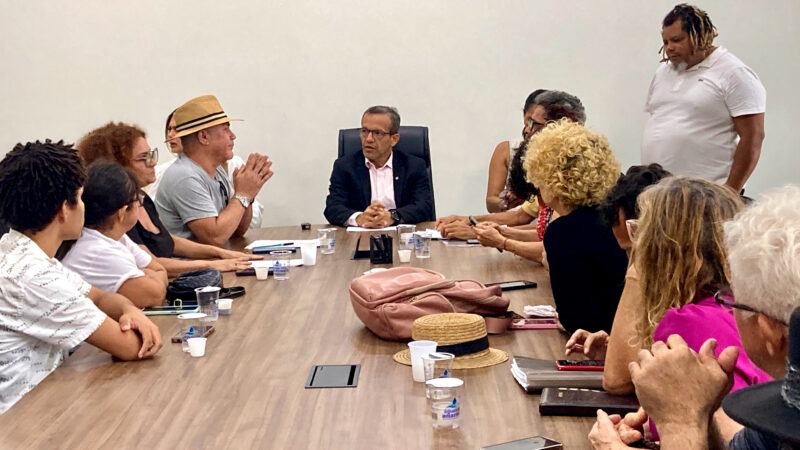 Prefeito de Macapá recebe representantes de 26 coletivos de teatro para discutir demandas e melhorias do setor cultural