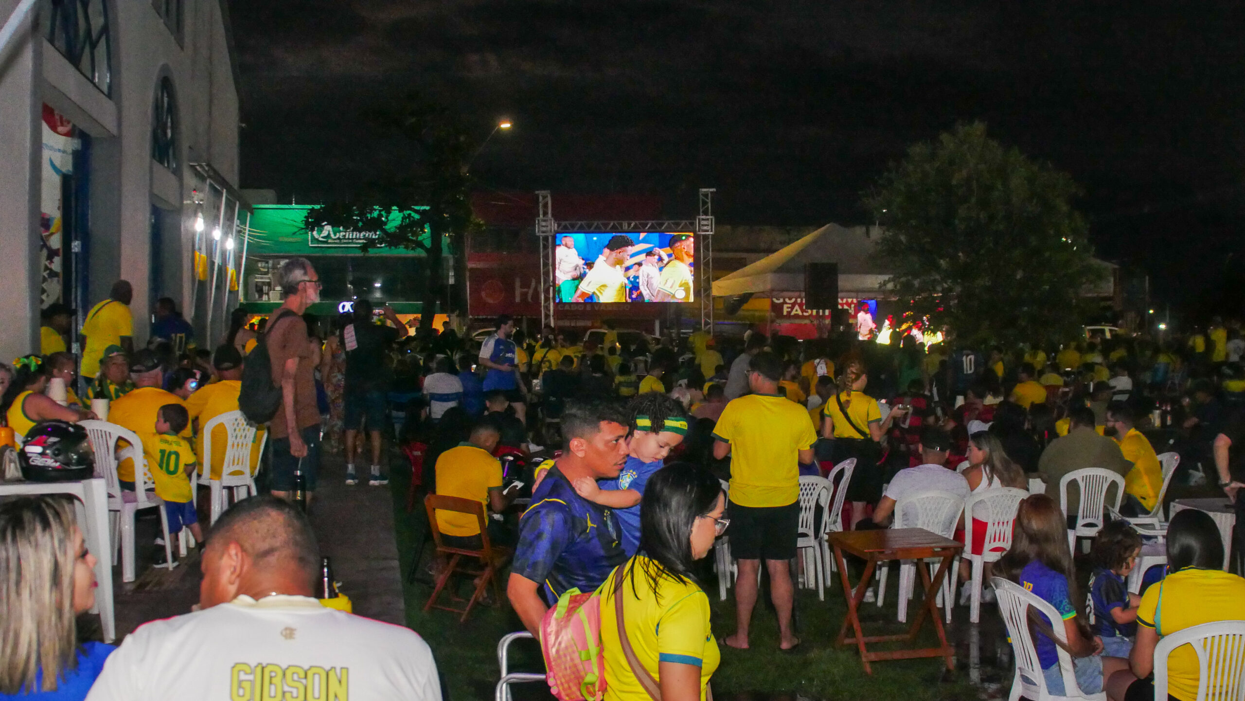 Macapá na Torcida: público comparece em massa e lota espaços de transmissão da estreia da Seleção Brasileira, organizado pela Prefeitura