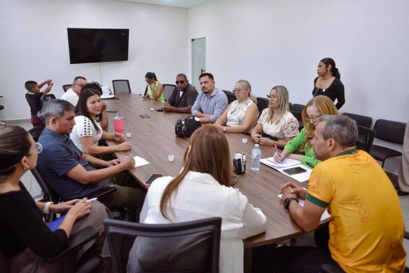 Prefeitura de Macapá dialoga com comunidade escolar e anuncia retomada das obras da EMEF Jardim Felicidade
