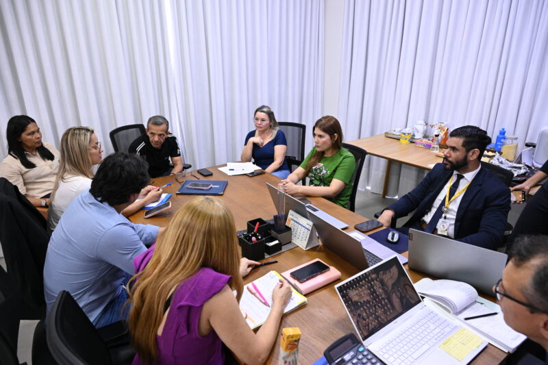 Prefeitura de Macapá debate aspectos financeiros da atualização do PCCR da Educação