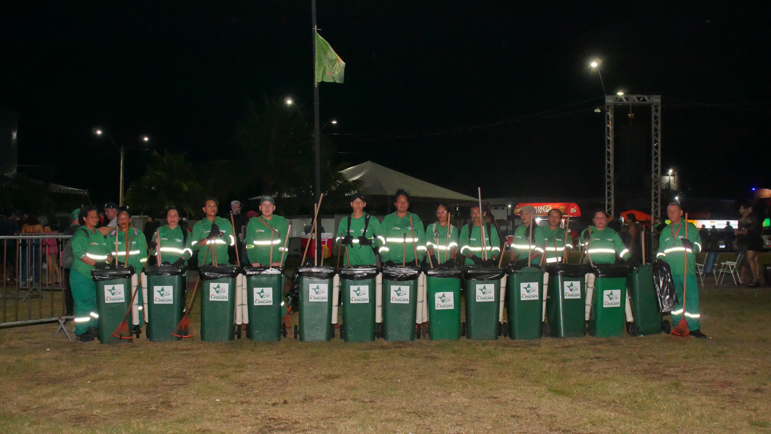 Verdinhos garantem limpeza e organização durante show do Capital Inicial no Macapá Verão 2026