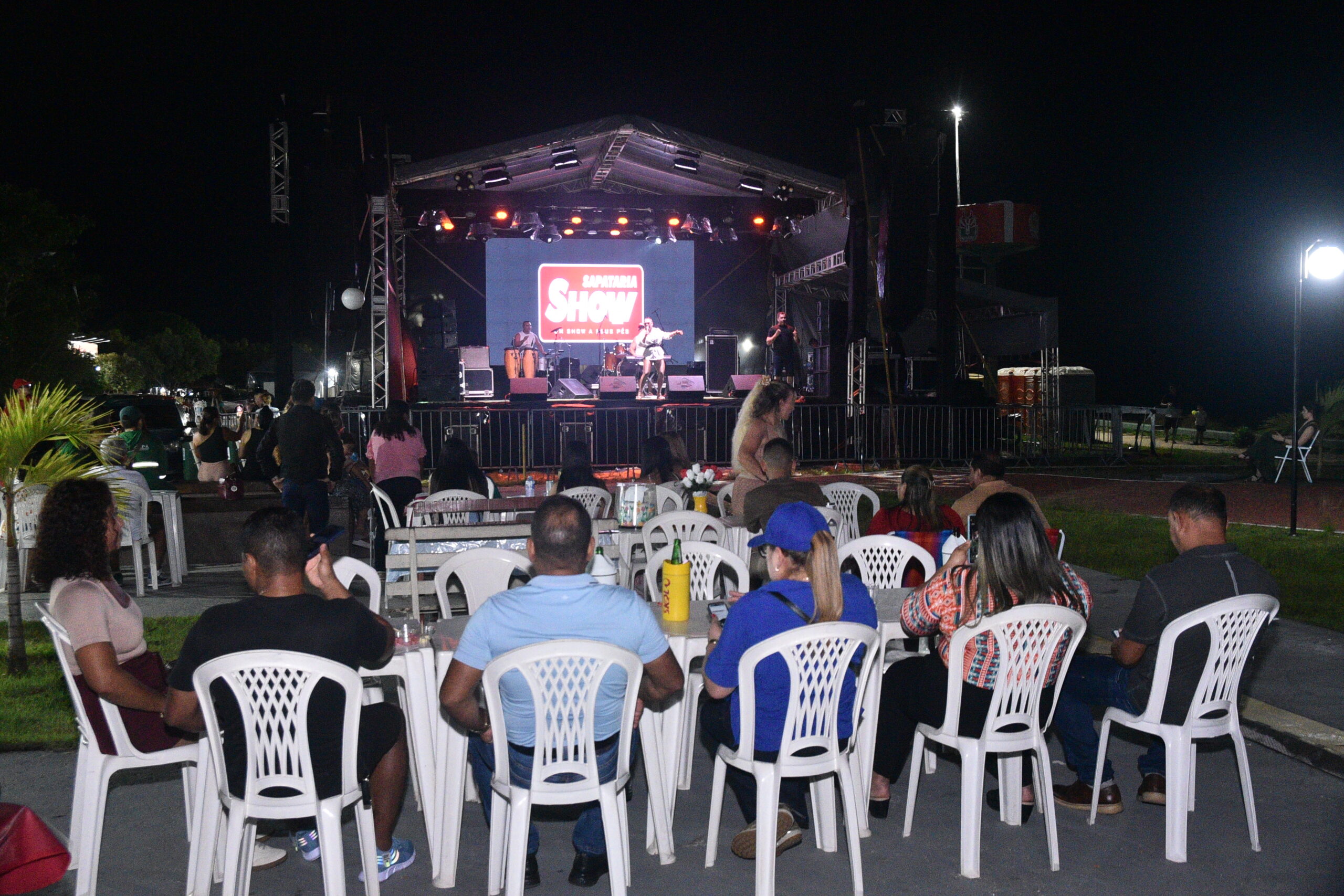 Luau do Macapá Verão reúne grande público e movimenta o Balneário da Fazendinha
