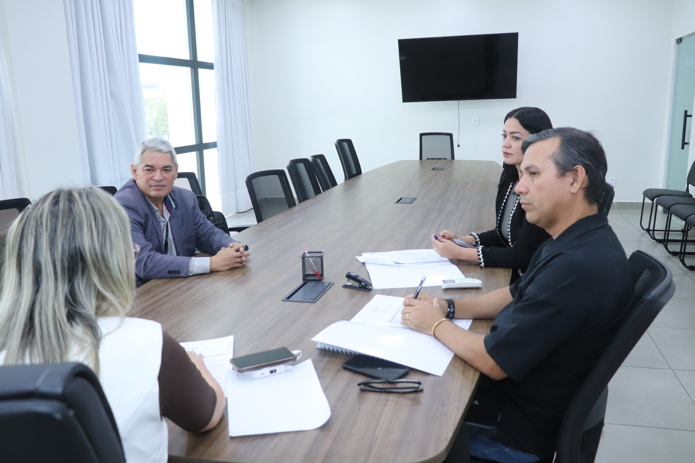 Prefeitura de Macapá e TJAP alinham parceria para ampliar projetos de casamento comunitário e parentalidade